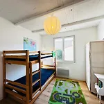 Charmante Maisonnette A Fouras, 200m De La Plage, Ideale Pour 4 Personnes - Fr-1-709-86 * Fouras