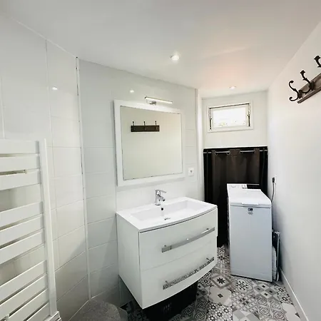 Charmante Maisonnette à Fouras, 200m De La Plage, Idéale Pour 4 Personnes - Fr-1-709-86 Сasa de vacaciones *