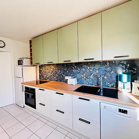 Charmante Maisonnette A Fouras, 200m De La Plage, Ideale Pour 4 Personnes - Fr-1-709-86 *