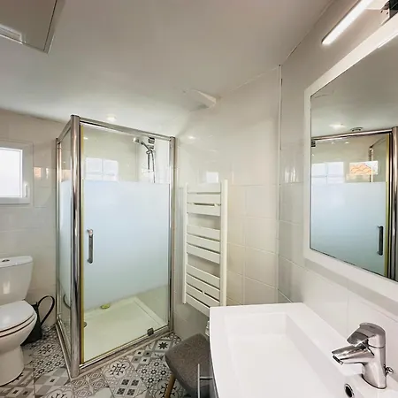 Holiday home Charmante Maisonnette A Fouras, 200m De La Plage, Ideale Pour 4 Personnes - Fr-1-709-86